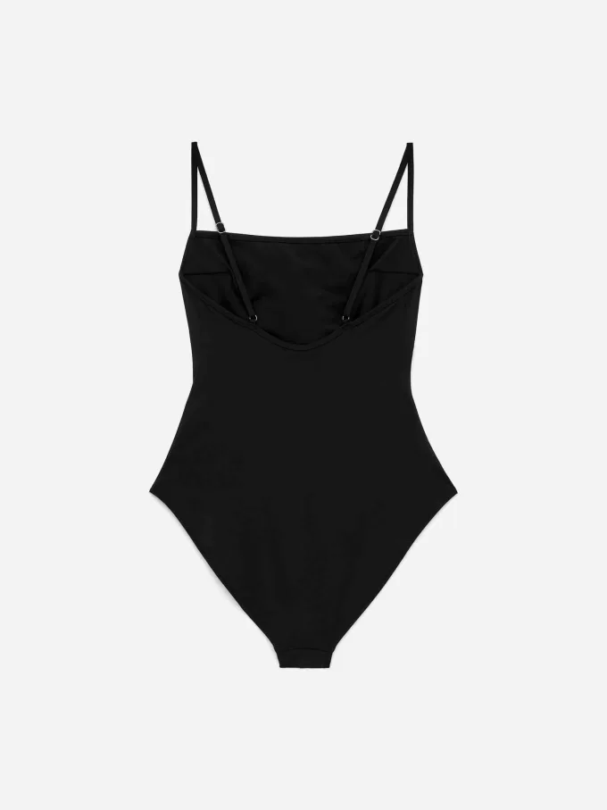 Badedragt med firkantet hals