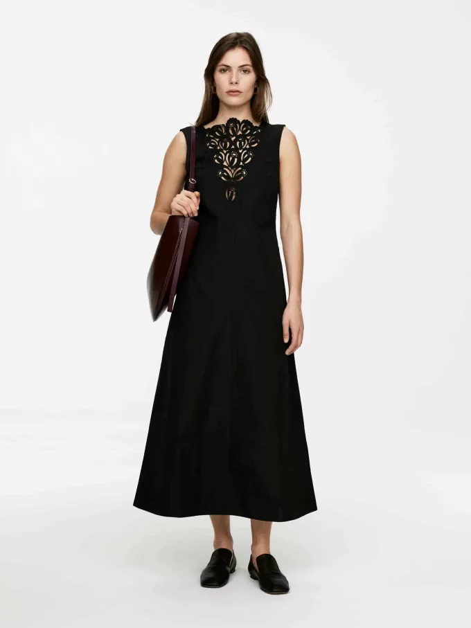 Broderet kjole