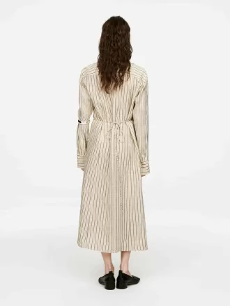 Omslag-detalje linned kjole