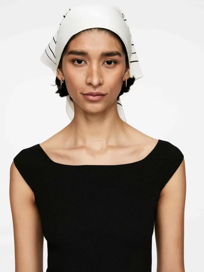 Strikket off-shoulder top