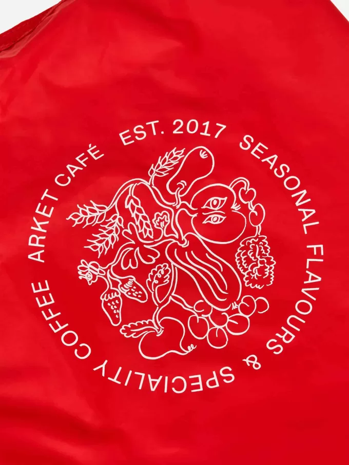 ARKET CAFÉ Pakbar pose