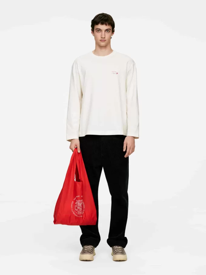 ARKET CAFÉ Pakbar pose