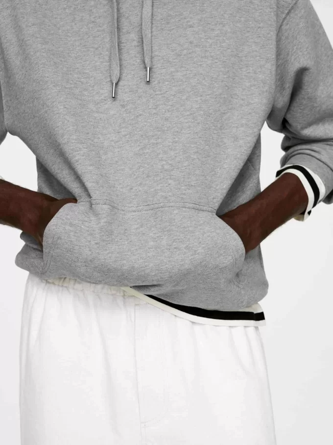 Afslappet hættetrøje