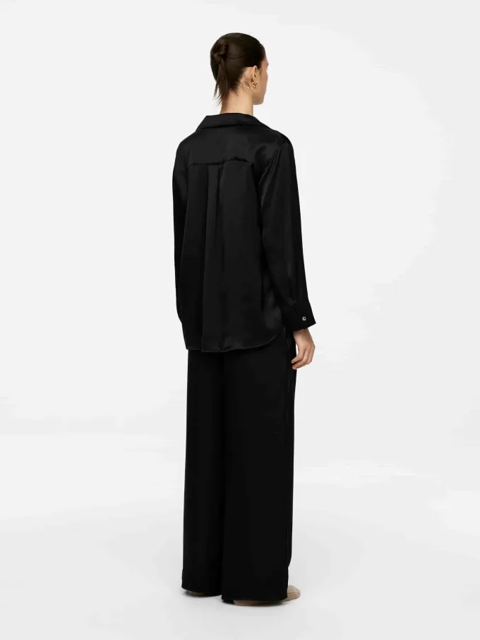 Afslappet silkeskjorte