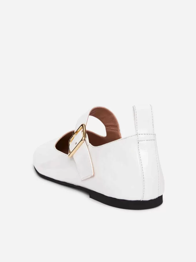 Balletlejligheder i lakeret læder Balletlejligheder i lakeret læder