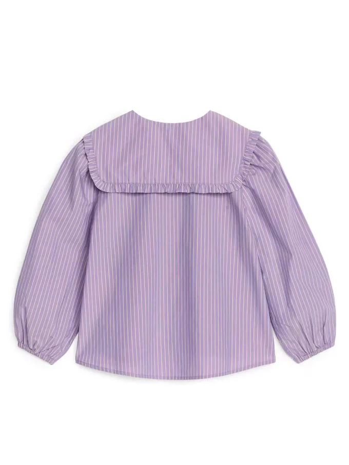 Bluse med flæsekrave