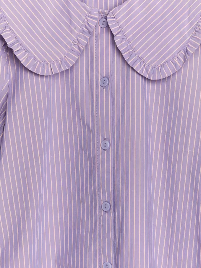 Bluse med flæsekrave