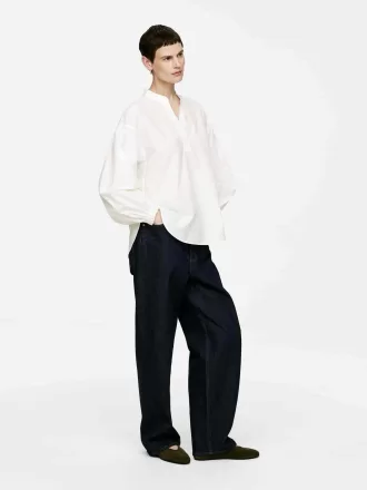 Bluse med volumenærmer