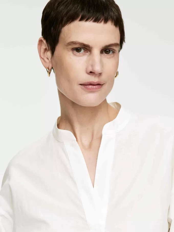 Bluse med volumenærmer