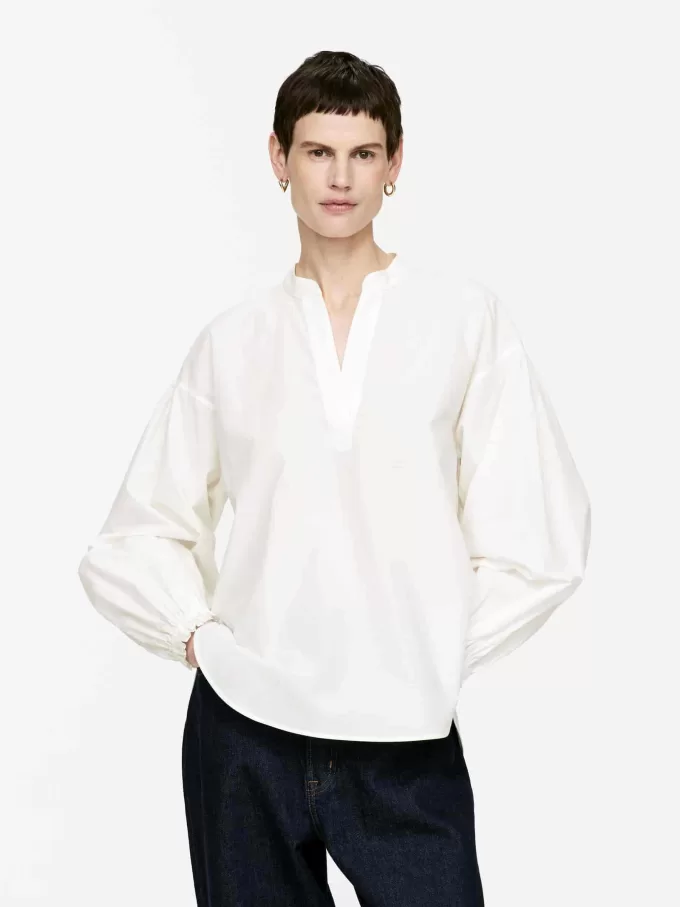 Bluse med volumenærmer