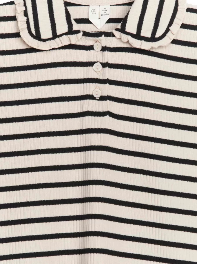 Kjole med flæsekrave