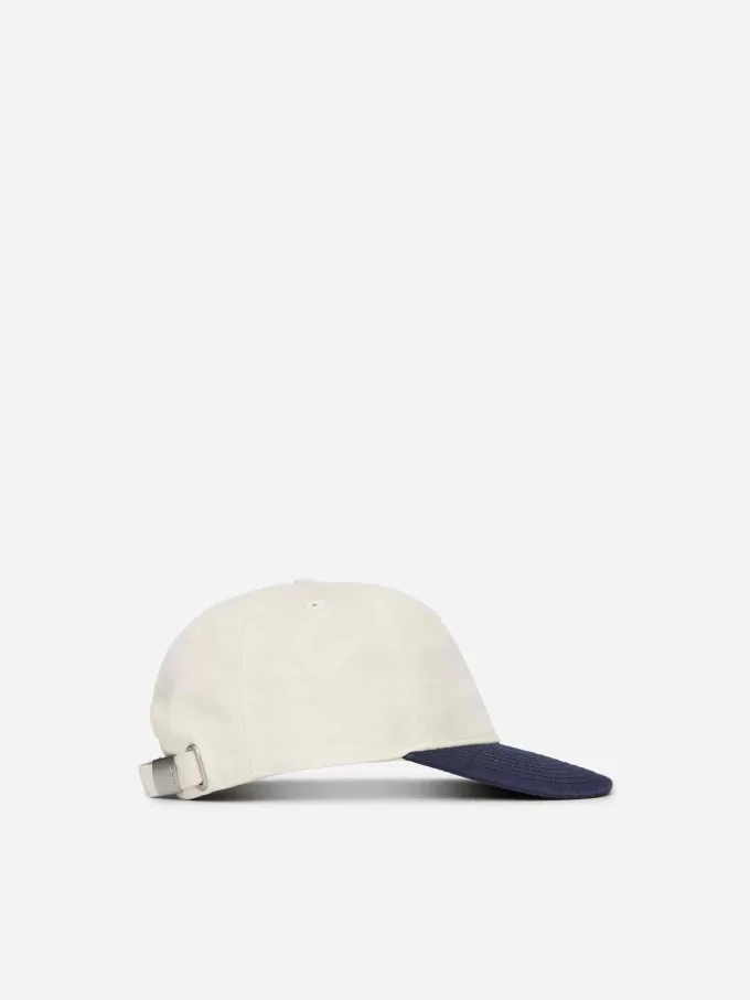 Kontrastfarvet hætte