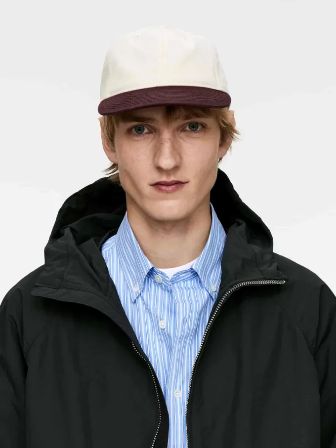 Kontrastfarvet hætte Kontrastfarvet hætte