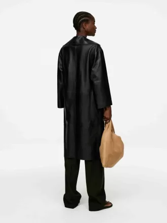 Læderkjole med åben krave