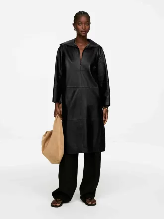 Læderkjole med åben krave