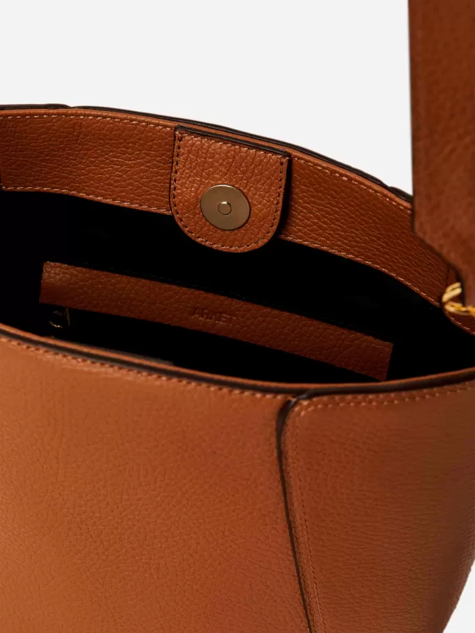 Mellemstørrelse lædertaske