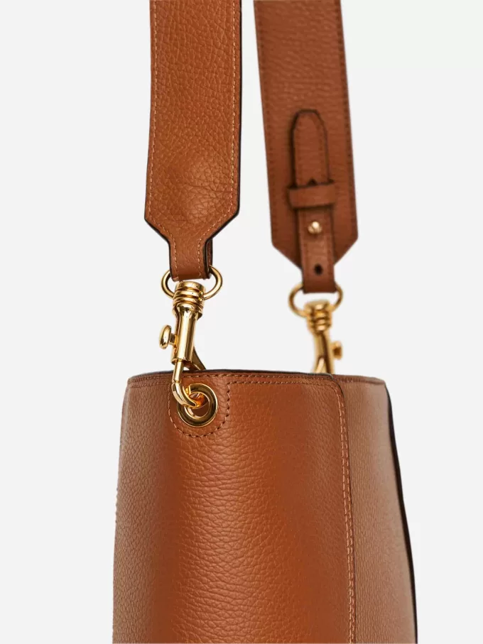 Mellemstørrelse lædertaske