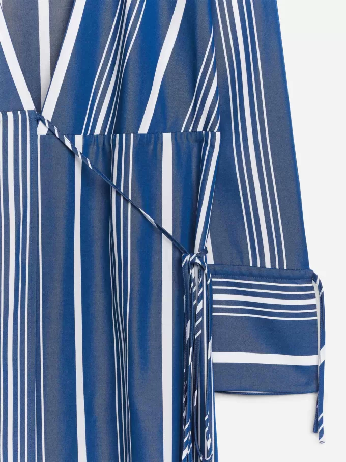 Midi slå om kjole Midi slå om kjole