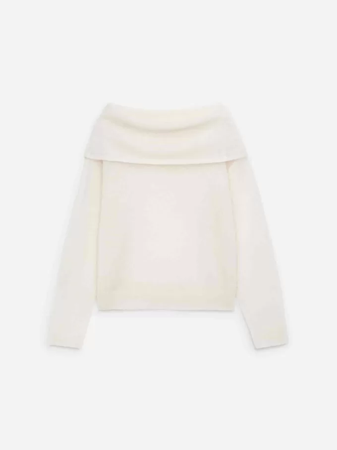 Off-Soulder Jumper Off-Soulder Jumper