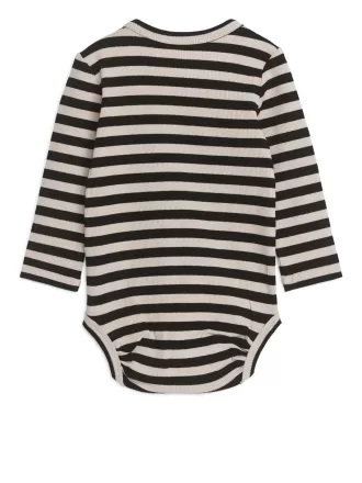 Ribbet langærmet bodysuit