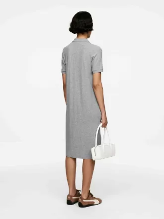 Ribstrikket polokjole