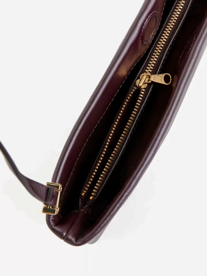 Skuldertaske i læder