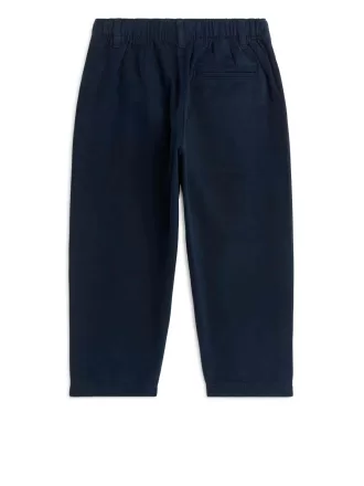 Tilspidsede chinos i bomuld