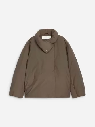 Upcycled dunjakke med høj krave