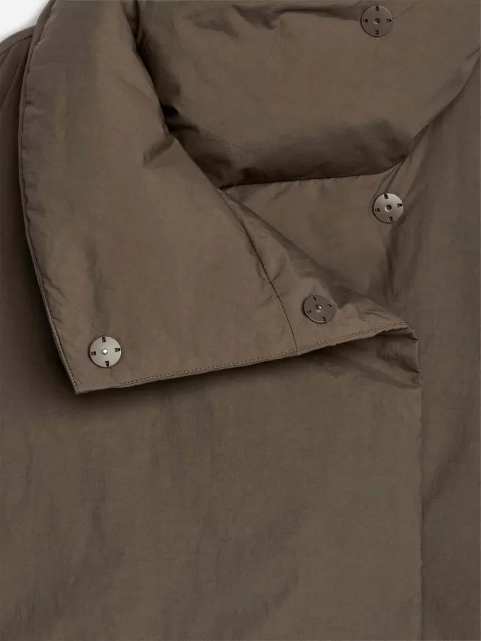 Upcycled dunjakke med høj krave Upcycled dunjakke med høj krave