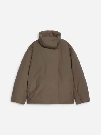 Upcycled dunjakke med høj krave