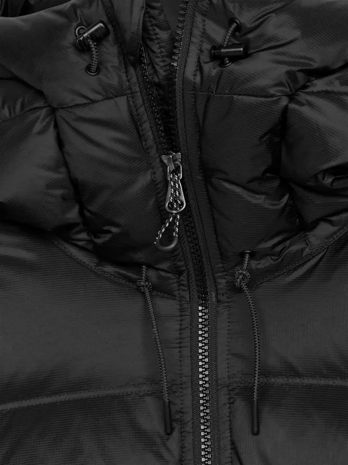 Upcycled sporty dunjakke Upcycled sporty dunjakke