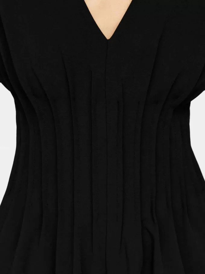 V-hals plisseret kjole V-hals plisseret kjole